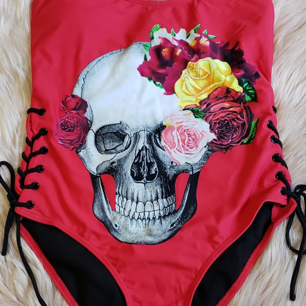 Skull one piece